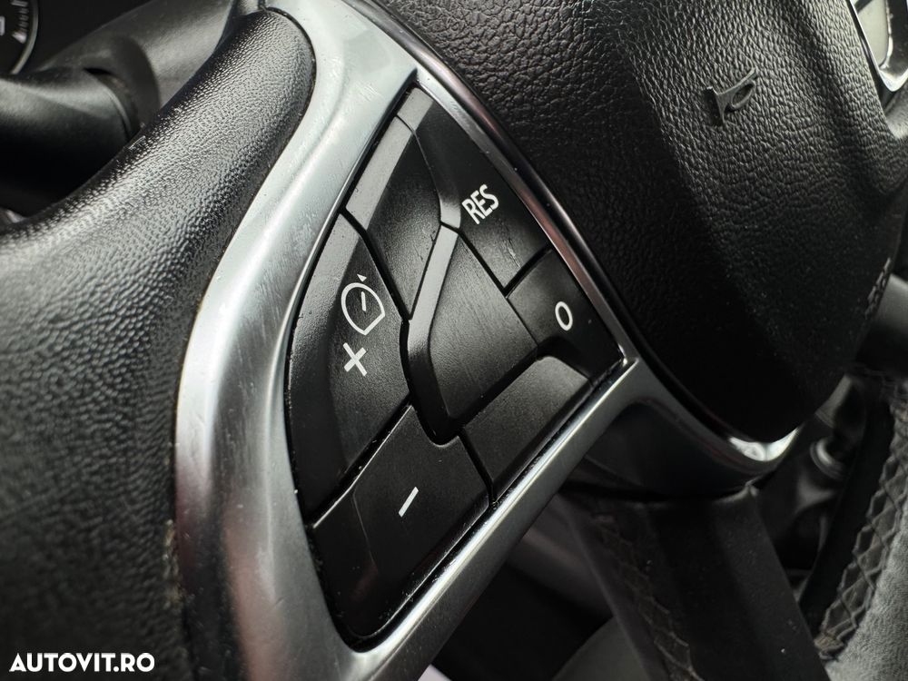 Dacia Duster 1.6 SCe Comfort - 16