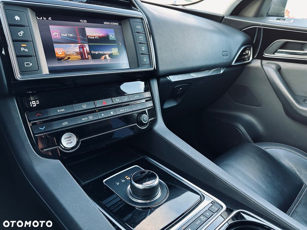 Jaguar F-Pace 2.0 i4D AWD Prestige - 33