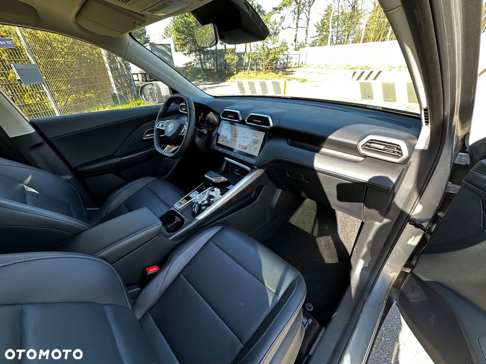 MG ZS Hybrid+ Luxury - 14