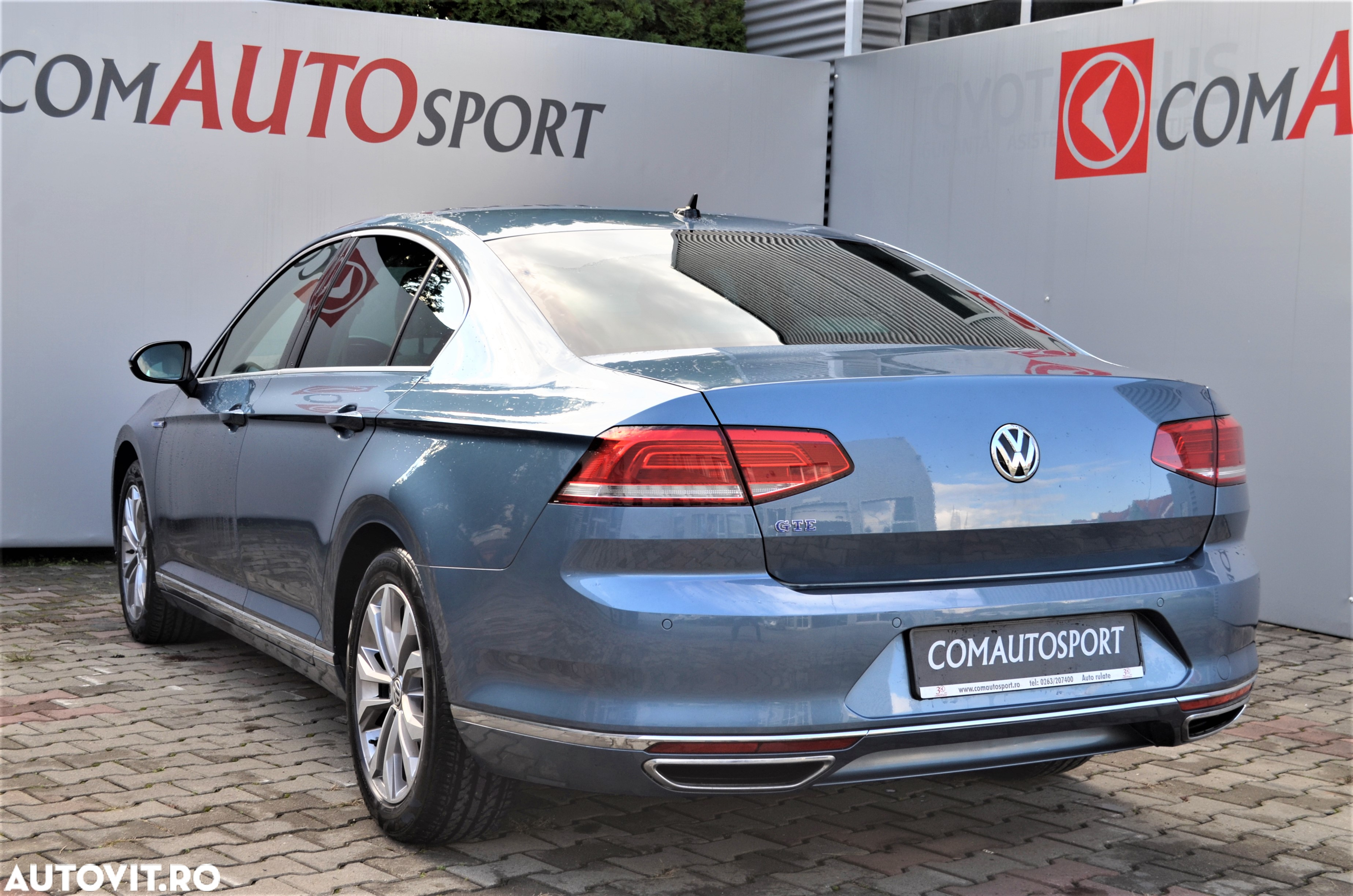 Volkswagen Passat - 4