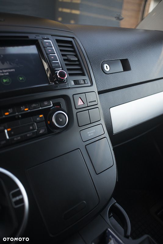 Volkswagen Multivan - 10
