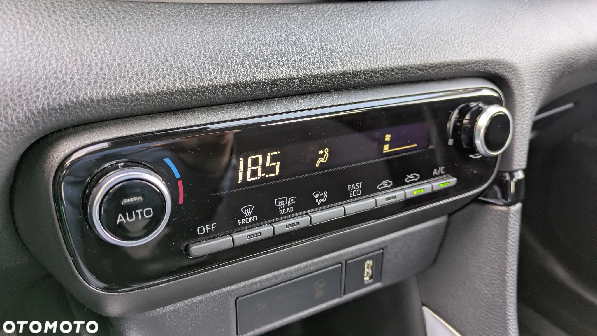 Toyota Yaris Hybrid 1.5 Comfort - 19
