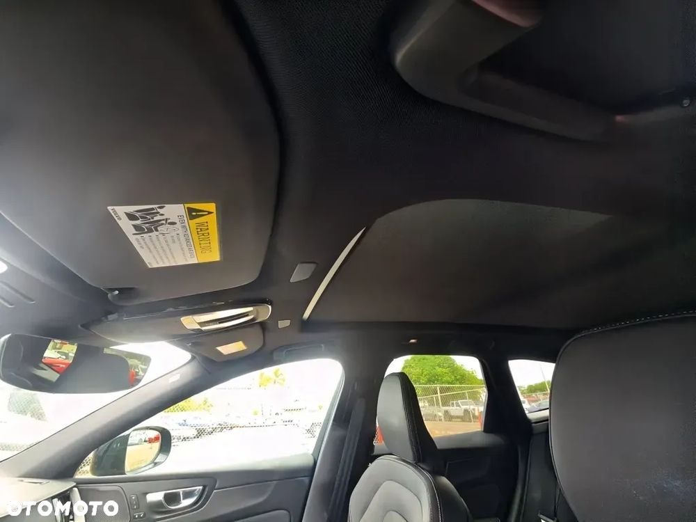 Volvo XC 60 T8 AWD Plug-In Hybrid R-Design - 10