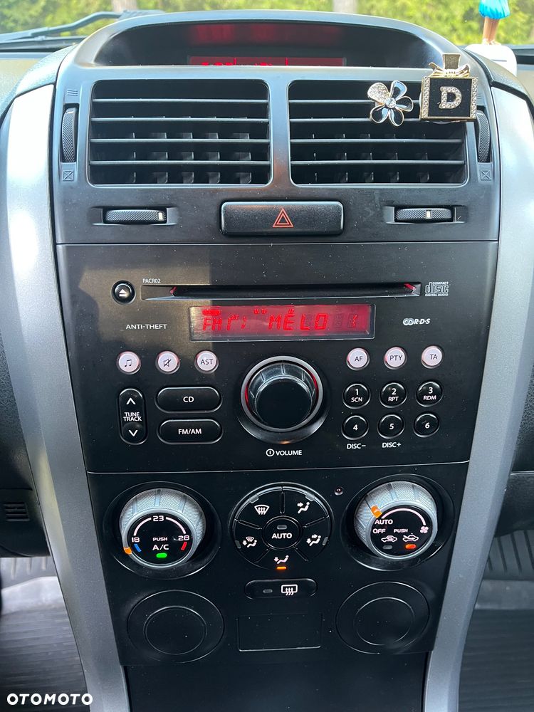 Suzuki Grand Vitara 1.6 Comfort Style - 24