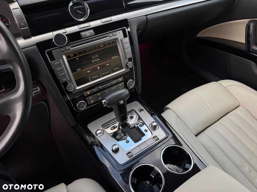 Volkswagen Phaeton - 20