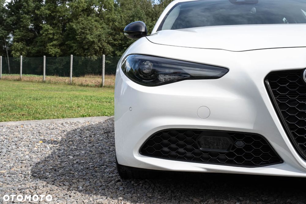 Alfa Romeo Giulia - 5