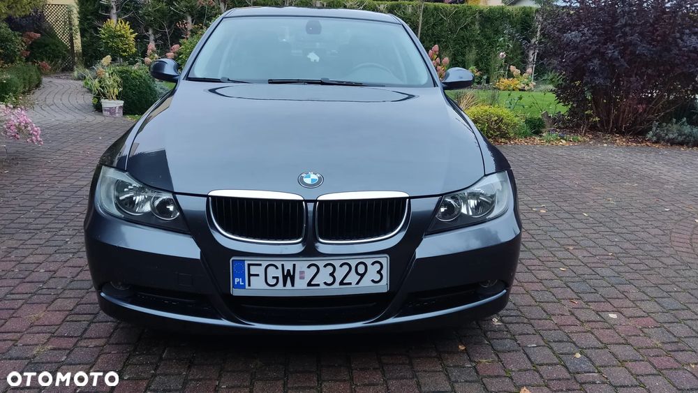 BMW Seria 3 318i - 9