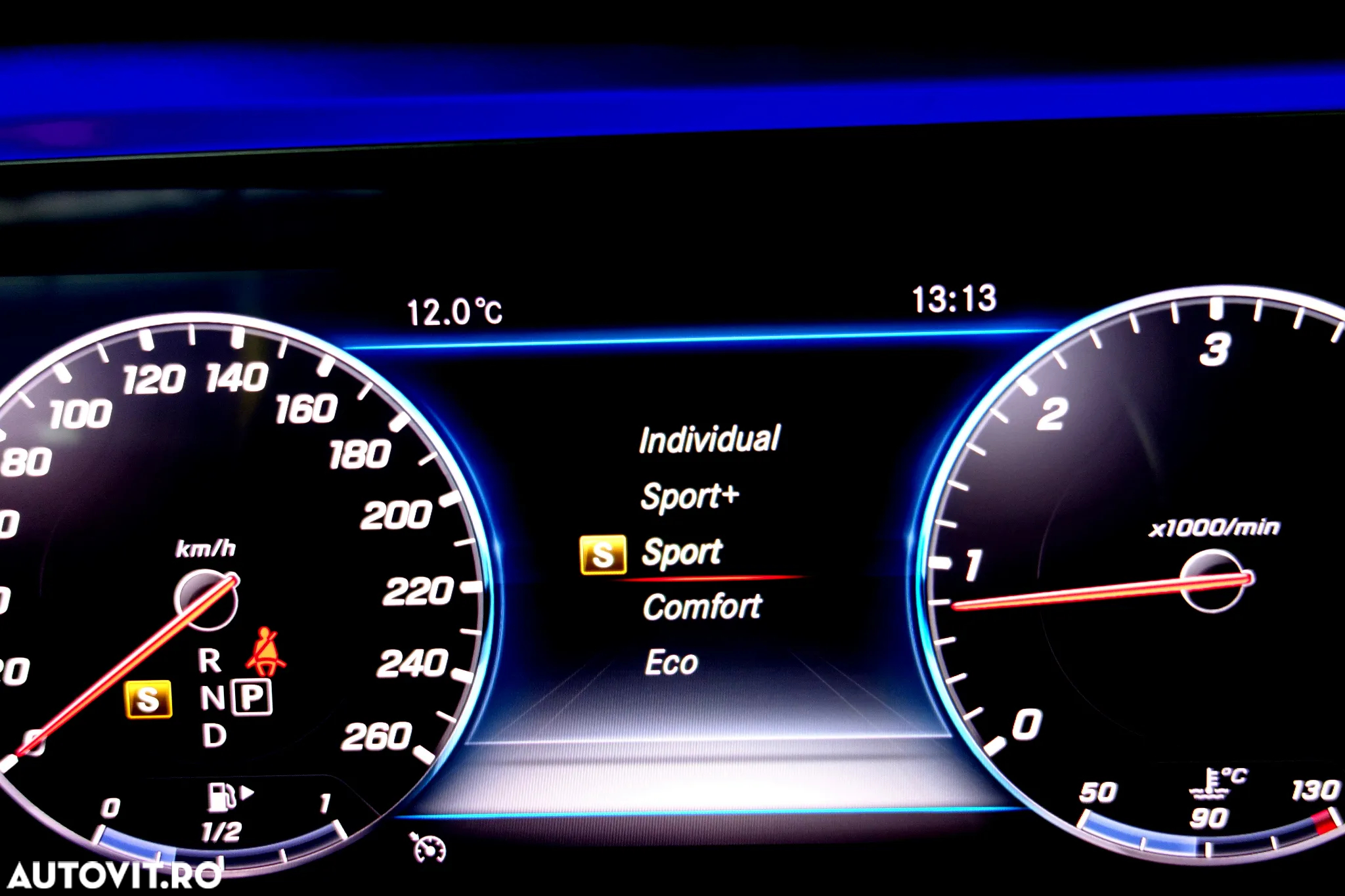 Mercedes-Benz E 220 d 9G-TRONIC Avantgarde - 32