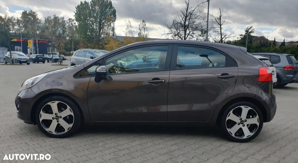 Kia Rio 1.4 Fifa World Cup Edition - 14