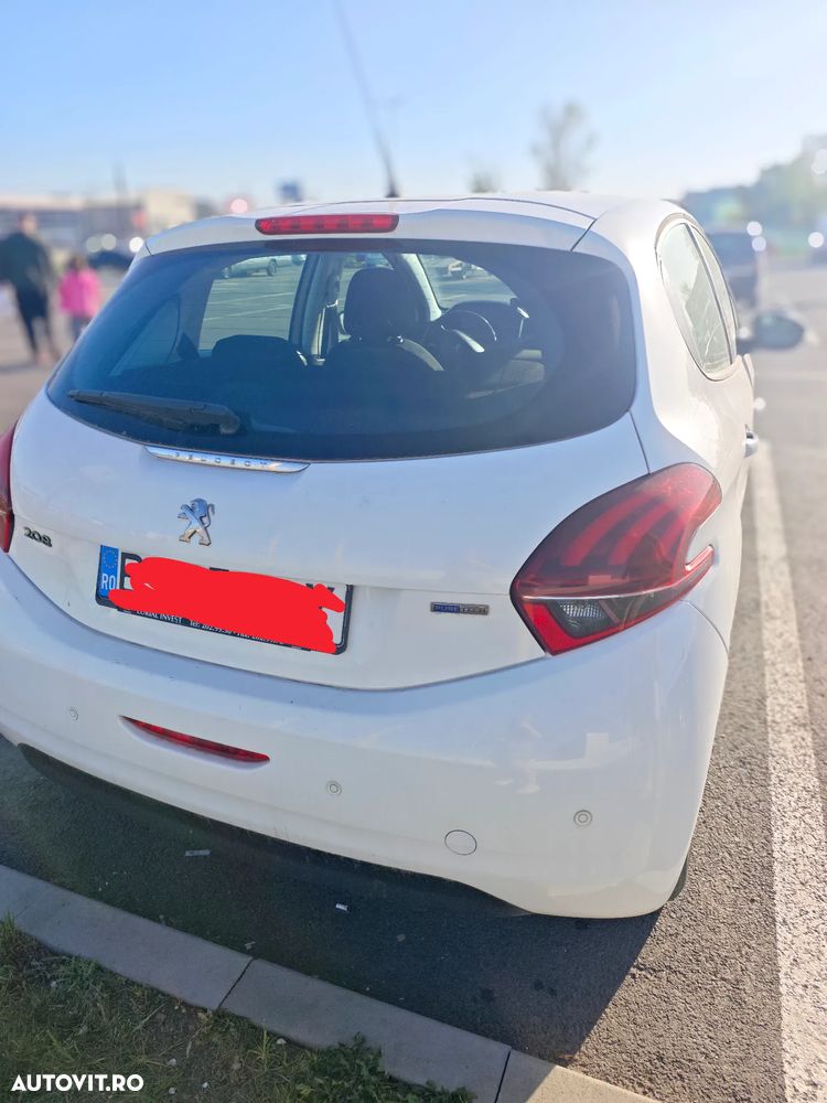 Peugeot 208 1.2 L PureTech Active - 9