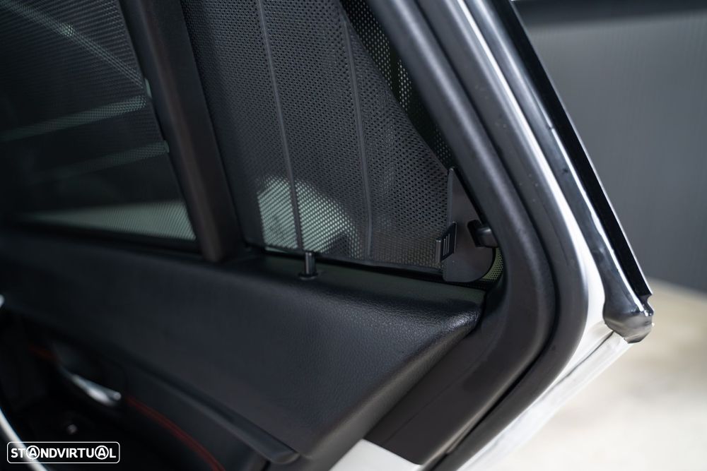 BMW 320 d Auto Line Sport - 45