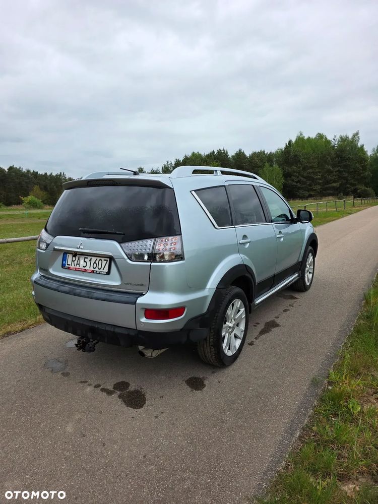 Mitsubishi Outlander - 4