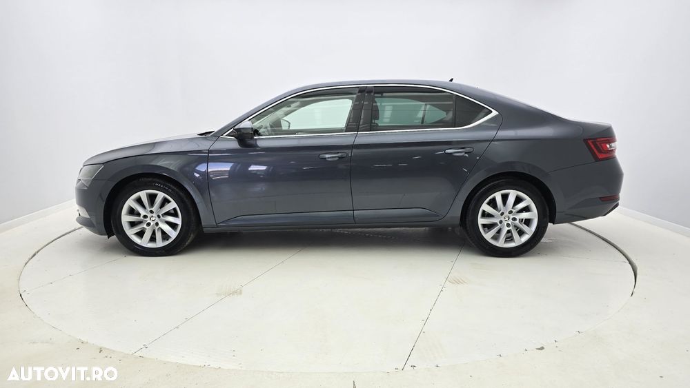 Skoda Superb 2.0 TDI DSG Ambition - 9
