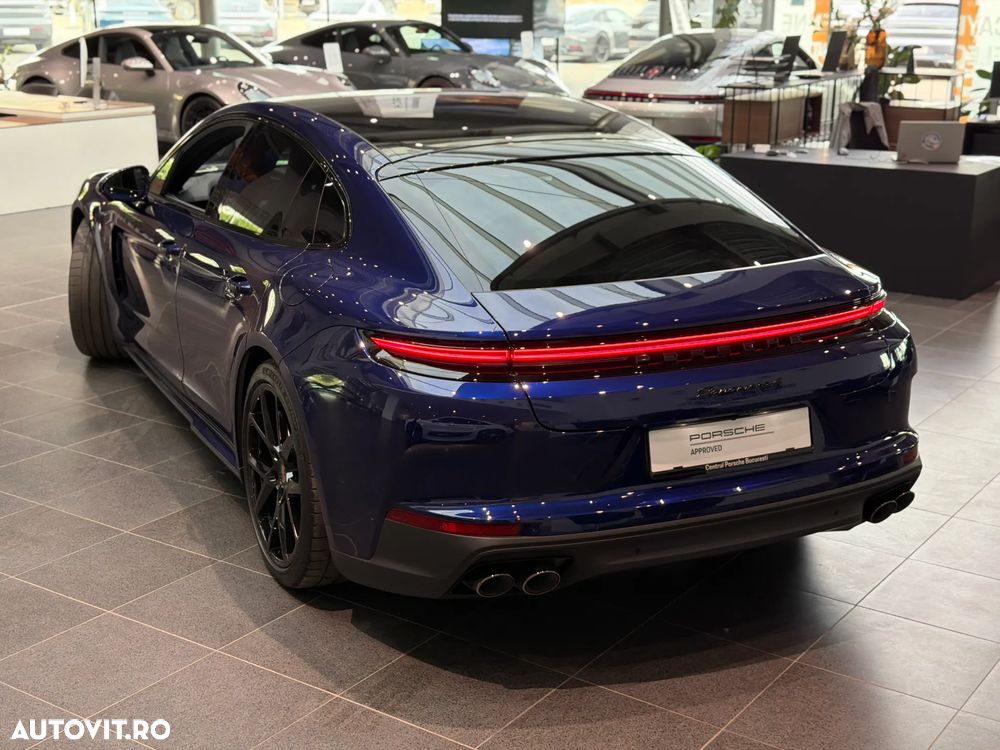 Porsche Panamera 4 E-Hybrid - 4