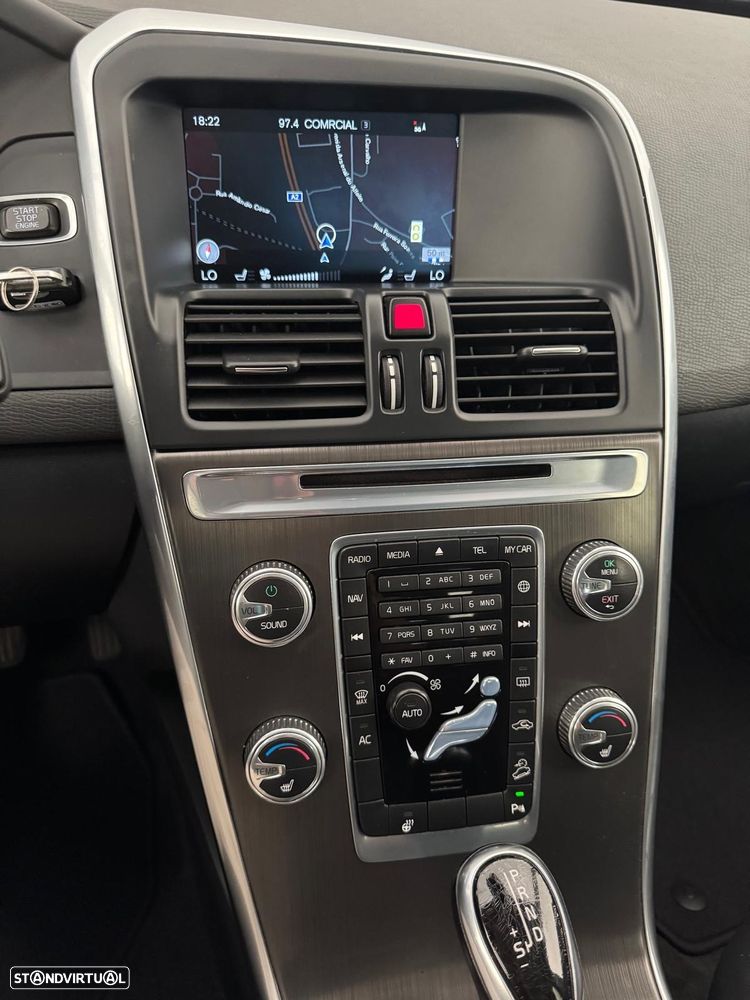 Volvo XC 60 D5 AWD Aut. RDesign - 23