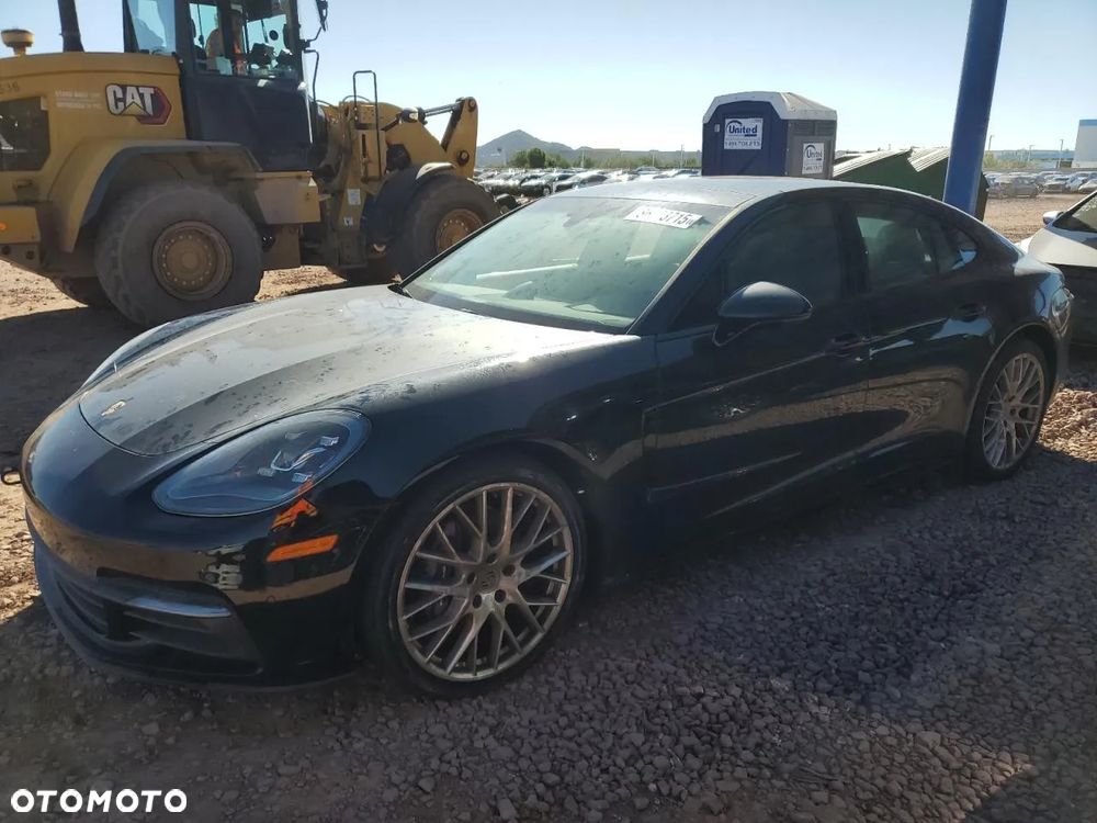 Porsche Panamera - 3