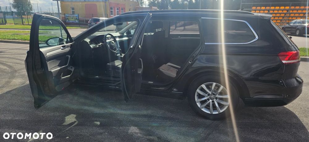 Volkswagen Passat - 4