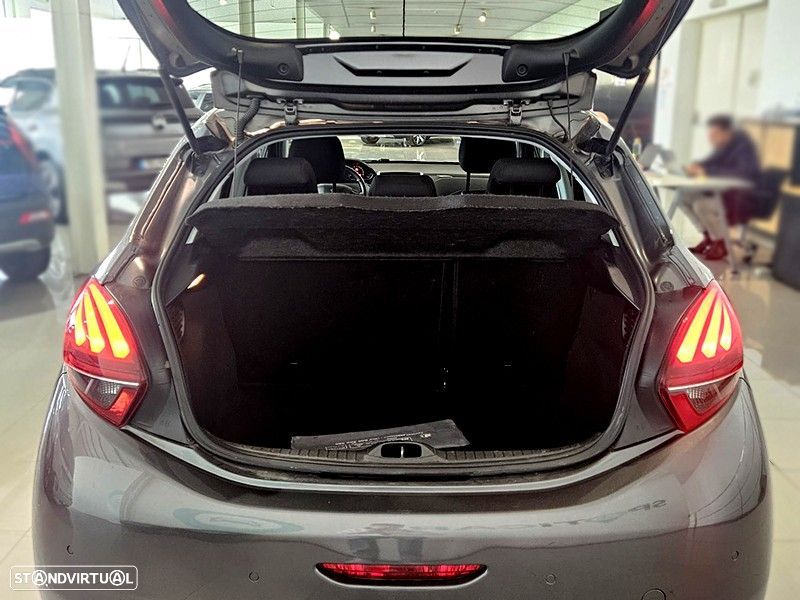 Peugeot 208 1.2 PureTech Style - 5