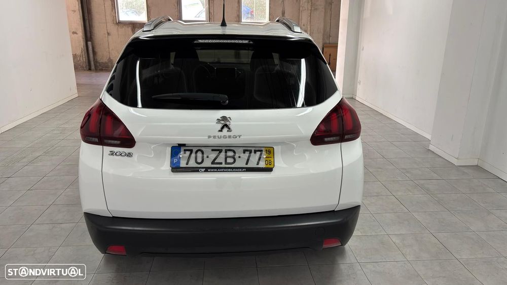 Peugeot 2008 1.2 PureTech Allure - 5