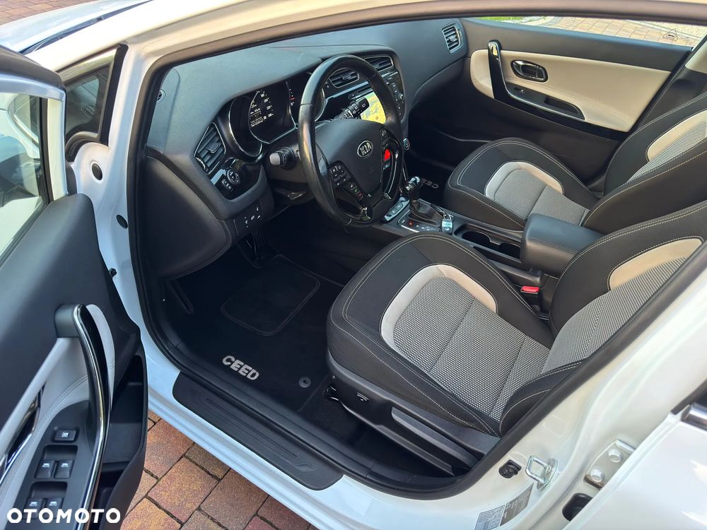 Kia Ceed - 6