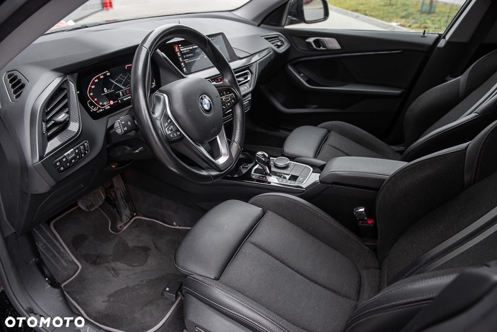 BMW Seria 2 218i - 23