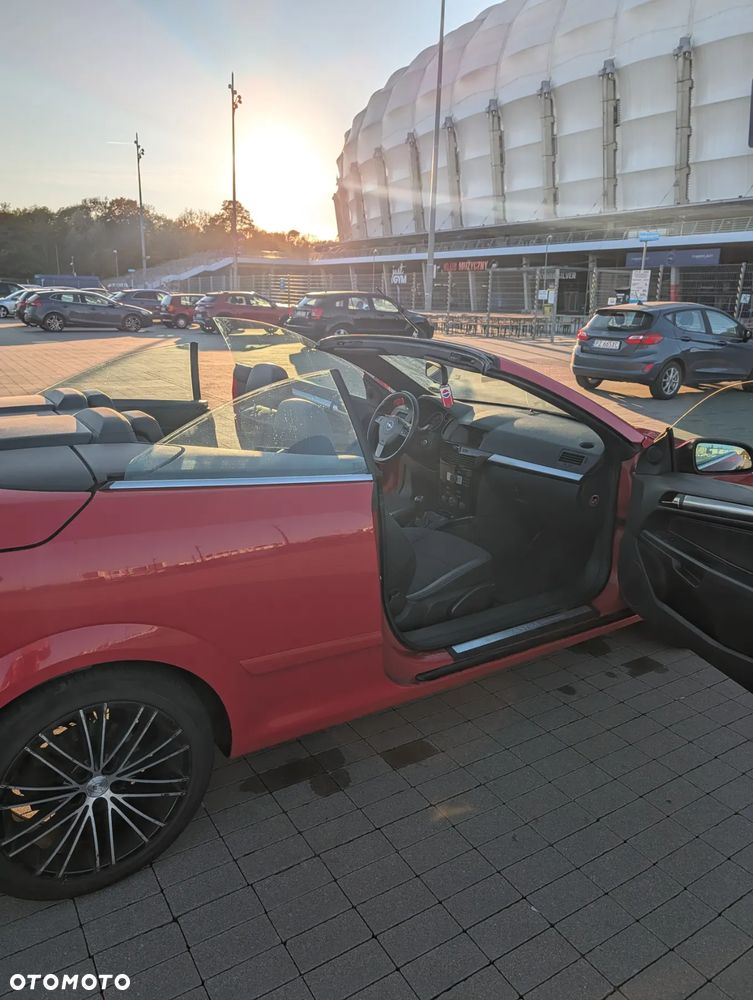Opel Astra III GTC 1.9 CDTI Cosmo - 11