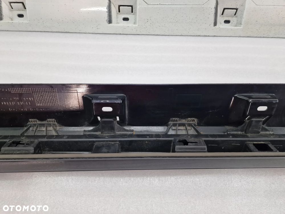 VW PASSAT B8 3G0 14- PRAWA LISTWA PROGOWA / NAKŁADKA PROGU , CZARNA , BIAŁA , SREBRNA , NR 3G0853858F , NR AUKCJI PR347 - 11