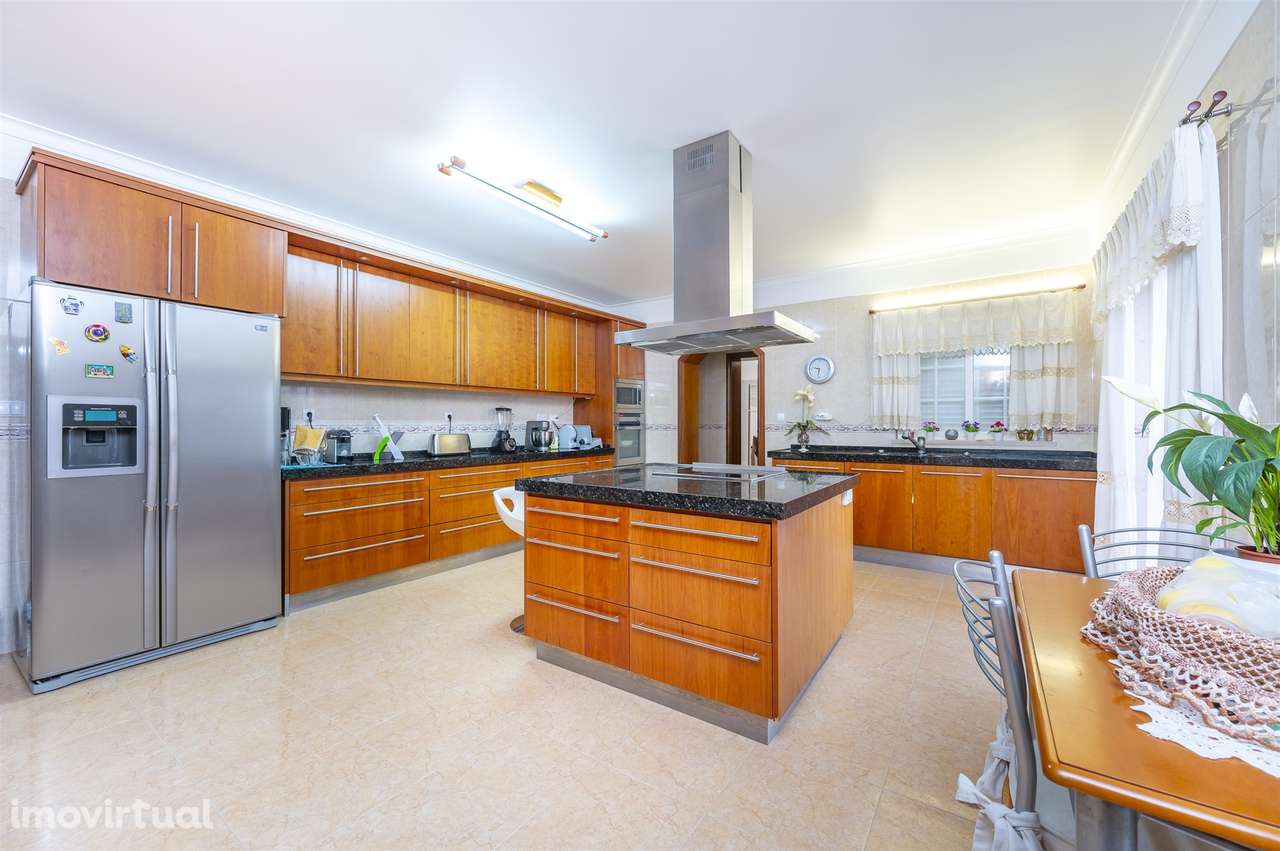 Moradia independente T4, que une o luxo e o conforto, na Quinta da Bel - Grande imagem: 4/57