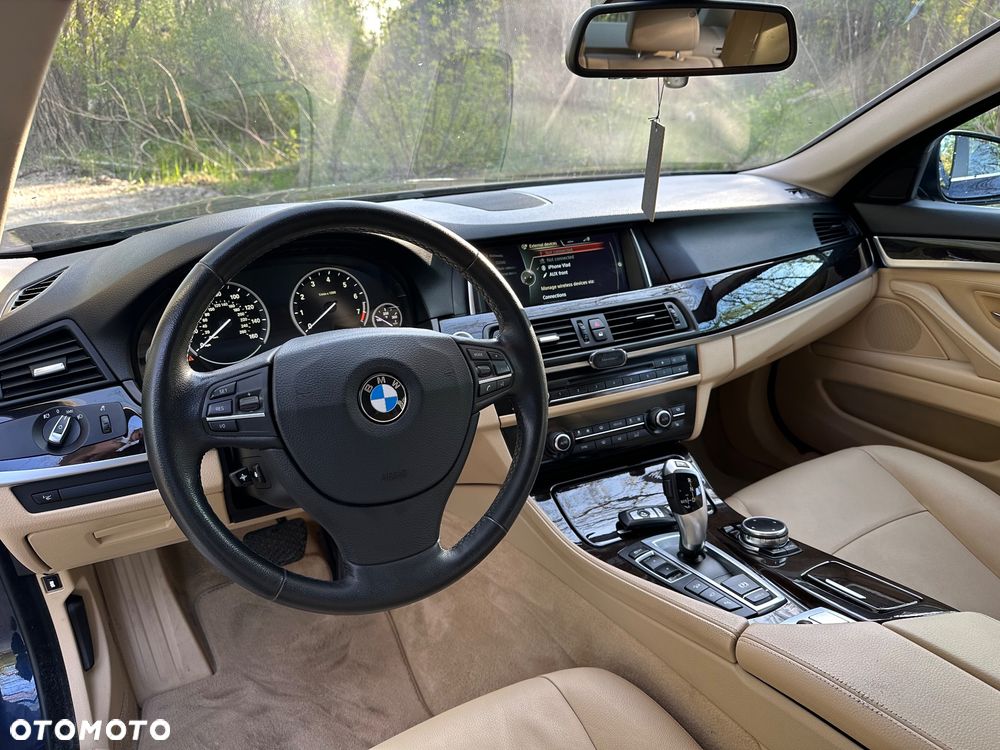 BMW Seria 5 528i xDrive - 11