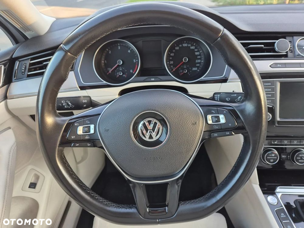 Volkswagen Passat 2.0 TDI BMT Highline DSG - 12