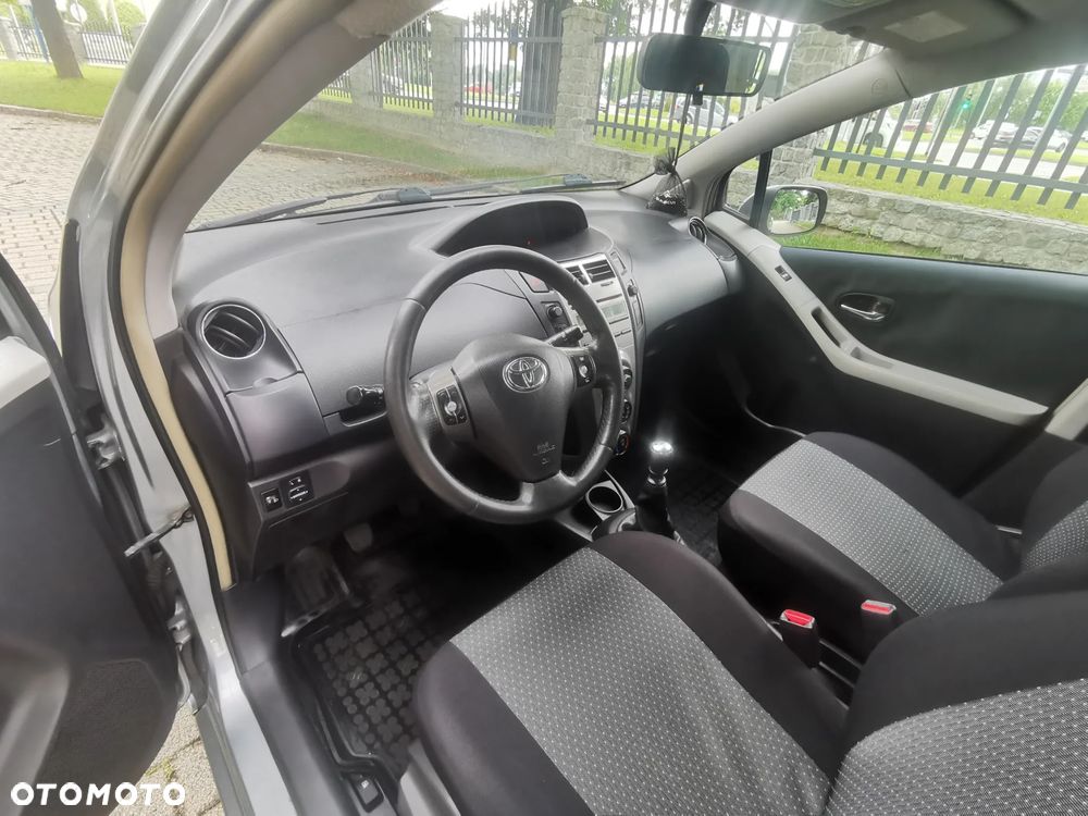 Toyota Yaris 1.4 D-4D Luna - 6