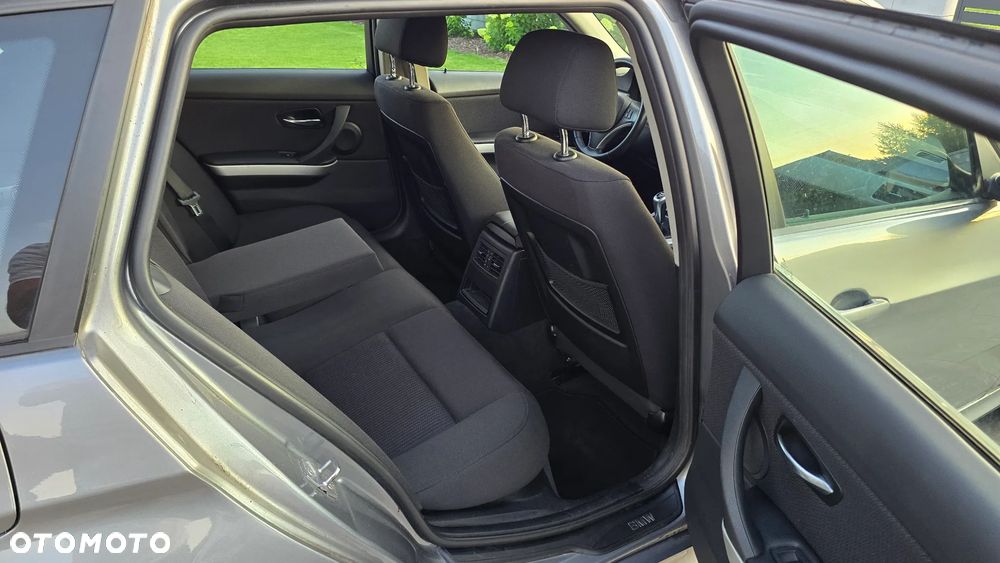 BMW Seria 3 318i Edition Exclusive - 13
