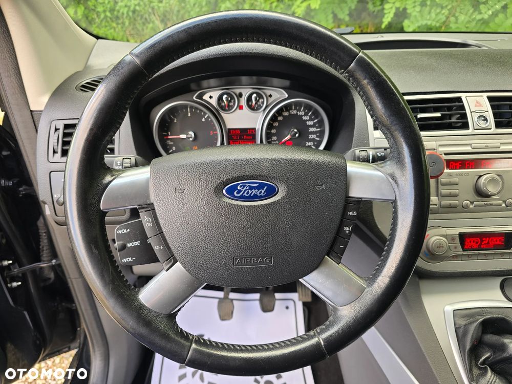 Ford Kuga 2.0 TDCi 2x4 Trend - 25