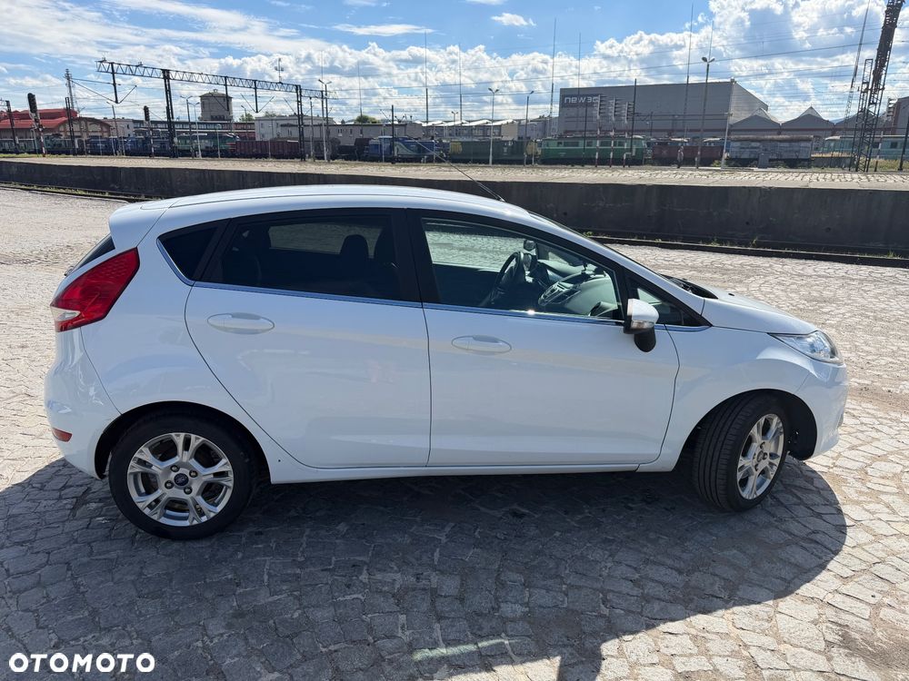 Ford Fiesta - 2