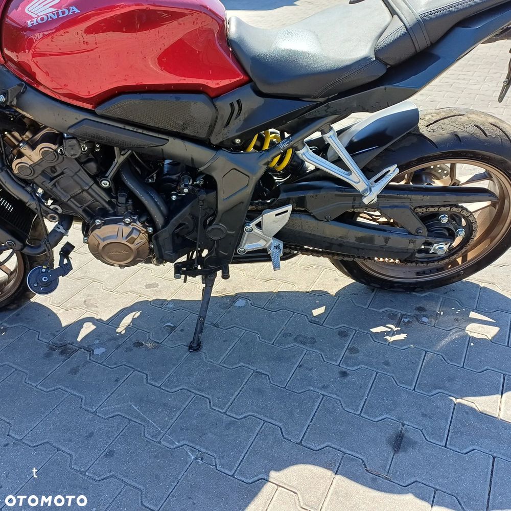 Honda CB - 12