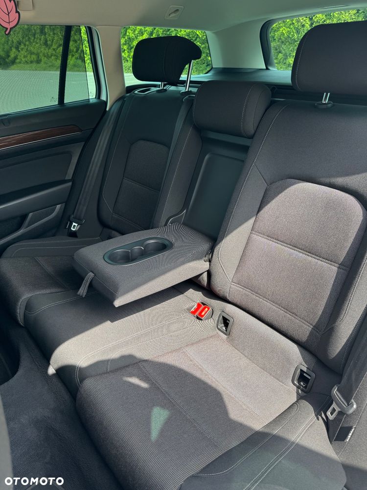 Volkswagen Passat 2.0 TDI SCR Comfortline - 18