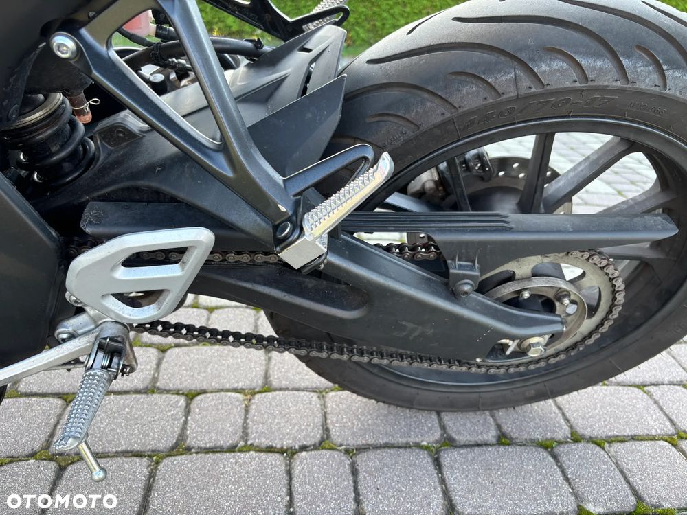 Yamaha MT - 17