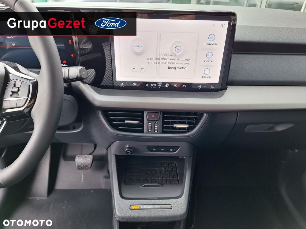 Ford Transit Courier - 13