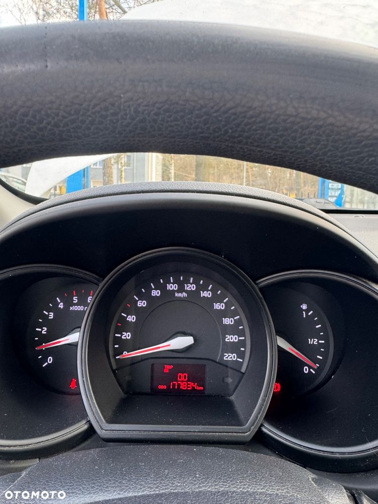 Kia Rio 1.1 crdi L - 15