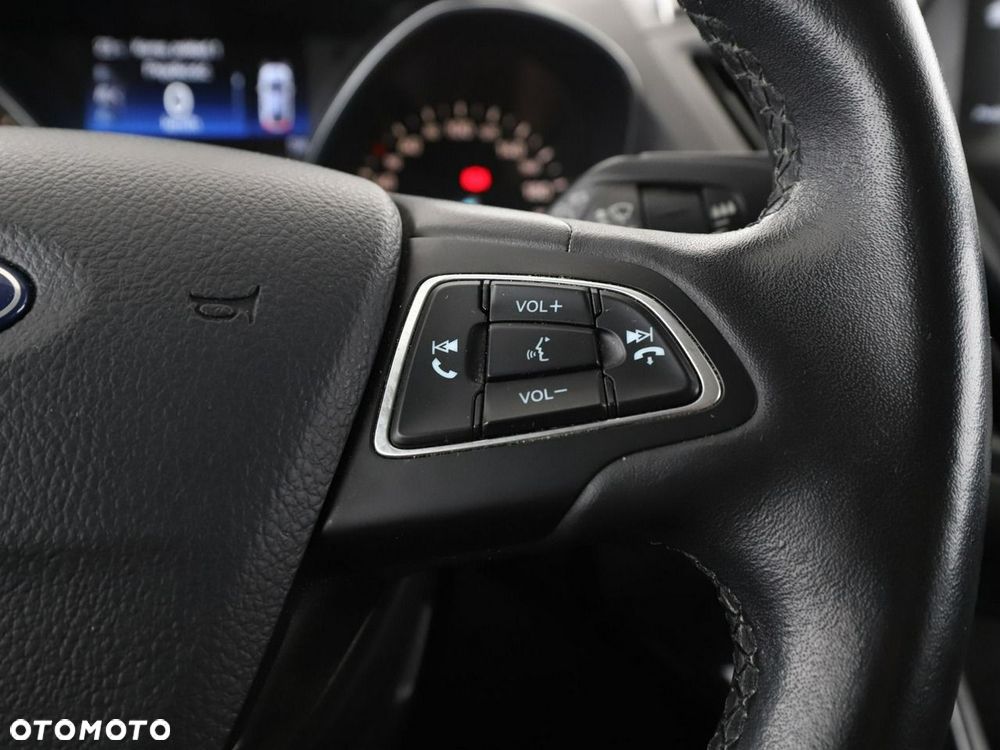 Ford Kuga 1.5 EcoBoost 2x4 Titanium - 29