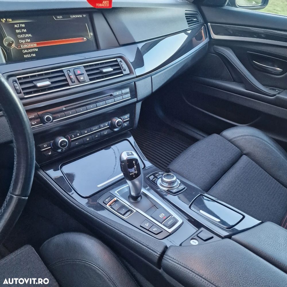 BMW Seria 5 525d xDrive - 4