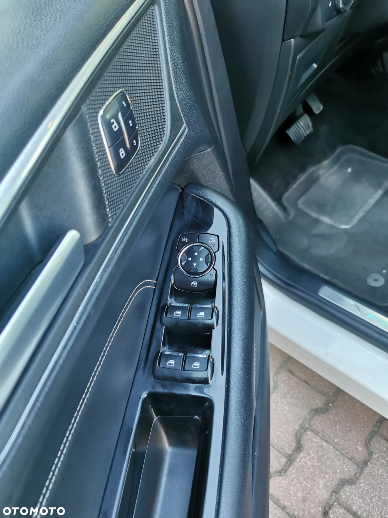 Ford Edge - 8