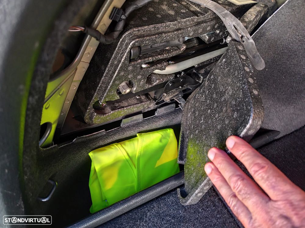 VW Golf Variant 1.6 TDi Confortline - 48