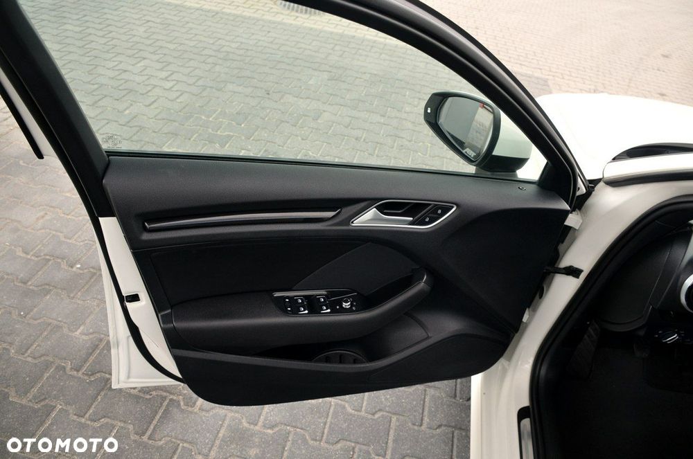 Audi A3 Sportback - 15