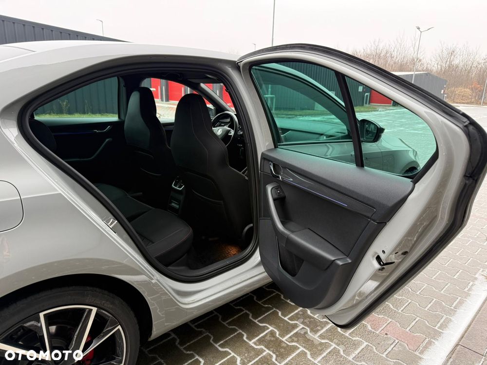 Skoda Octavia 2.0 TDI RS DSG - 11