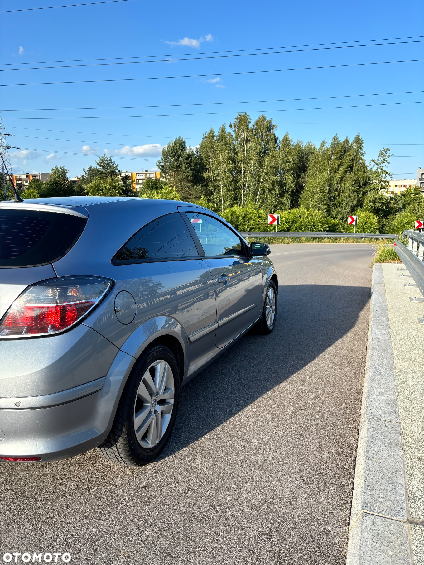 Opel Astra III GTC 1.9 CDTI Cosmo - 3