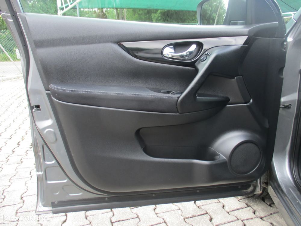 Nissan Qashqai 1.5 dCi N-Connecta 18 RS+PS - 24