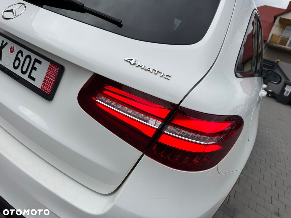 Mercedes-Benz GLC 250 4Matic 9G-TRONIC AMG Line - 14
