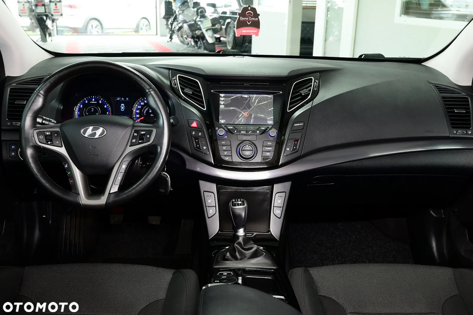 Hyundai i40 Kombi blue 1.6 Trend - 21