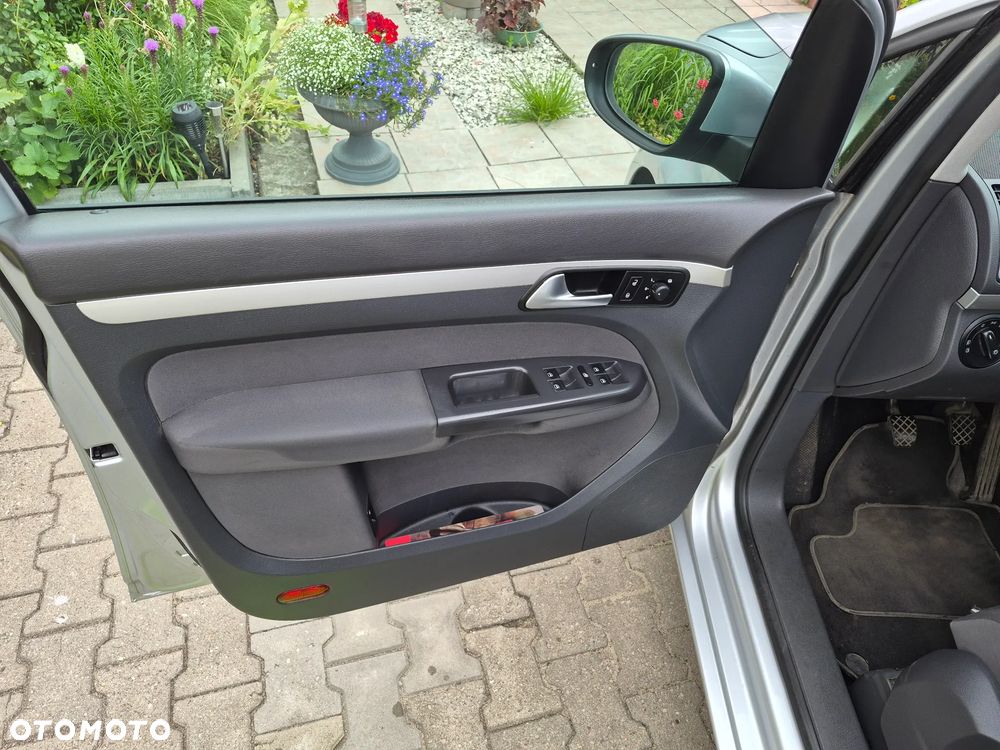 Volkswagen Touran 1.6 TDI DPF BlueMot Comfortline - 12